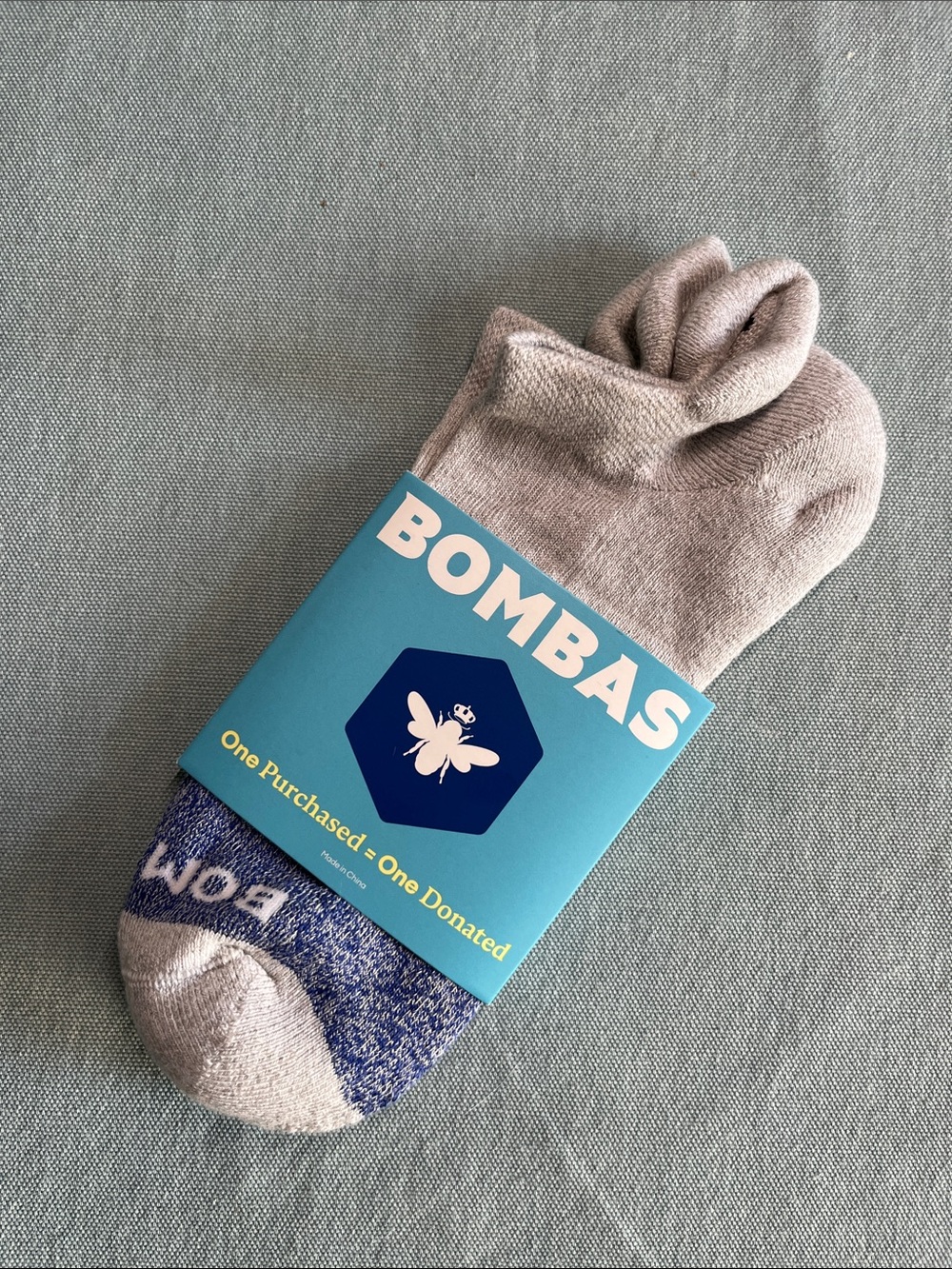 Bombas Men’s Low-Cut Socks in Light Gray and Navy Speckle